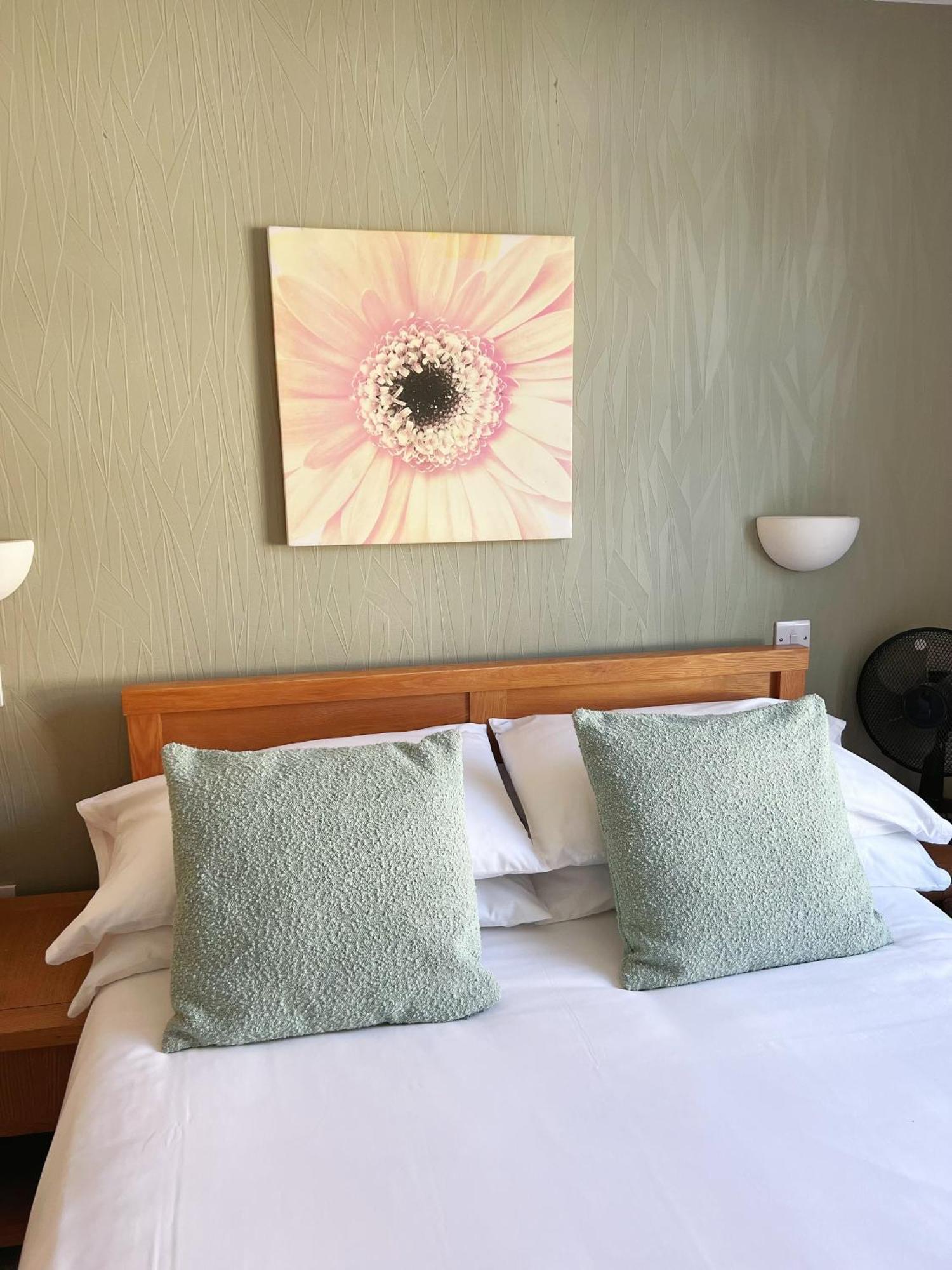 The Crown Hotel Corwen Eksteriør billede